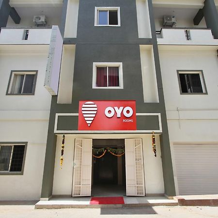 Oyo 9060 Sri Sai Guest Inn Μπανγκαλόρ Εξωτερικό φωτογραφία